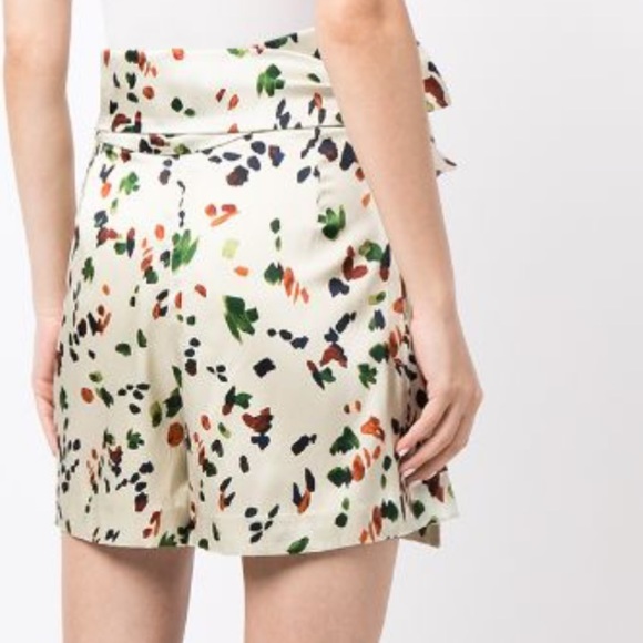 Silvia Tcherassi
watercolour-print silk shorts - Picture 5 of 7